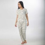 Pijama-estamapada-con-pantalón-1